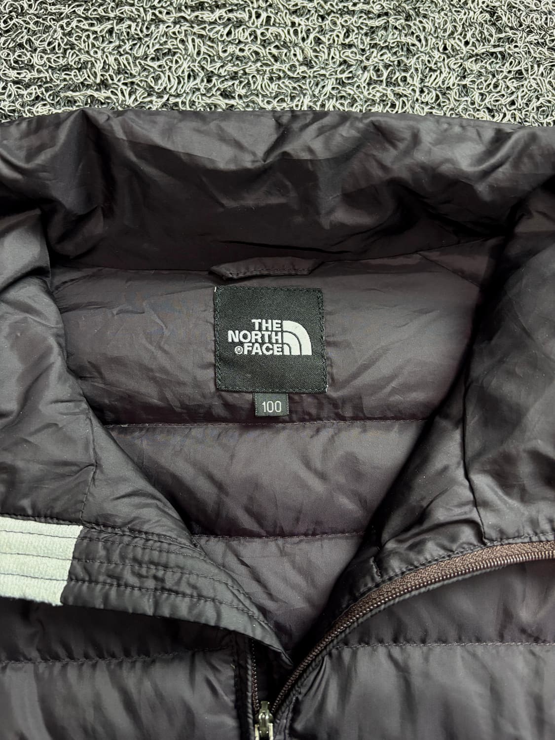 노스페이스 구스 다운 경랸 다운 자켓 버건디 1597 상품이미지3