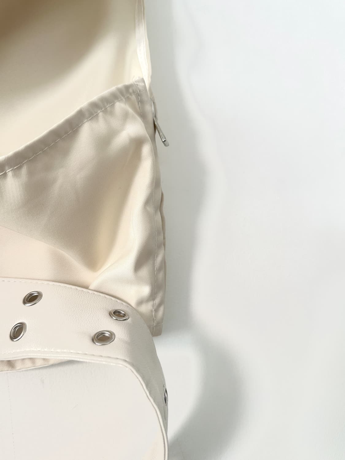 Buckle layer halter neck blouse  상품이미지3