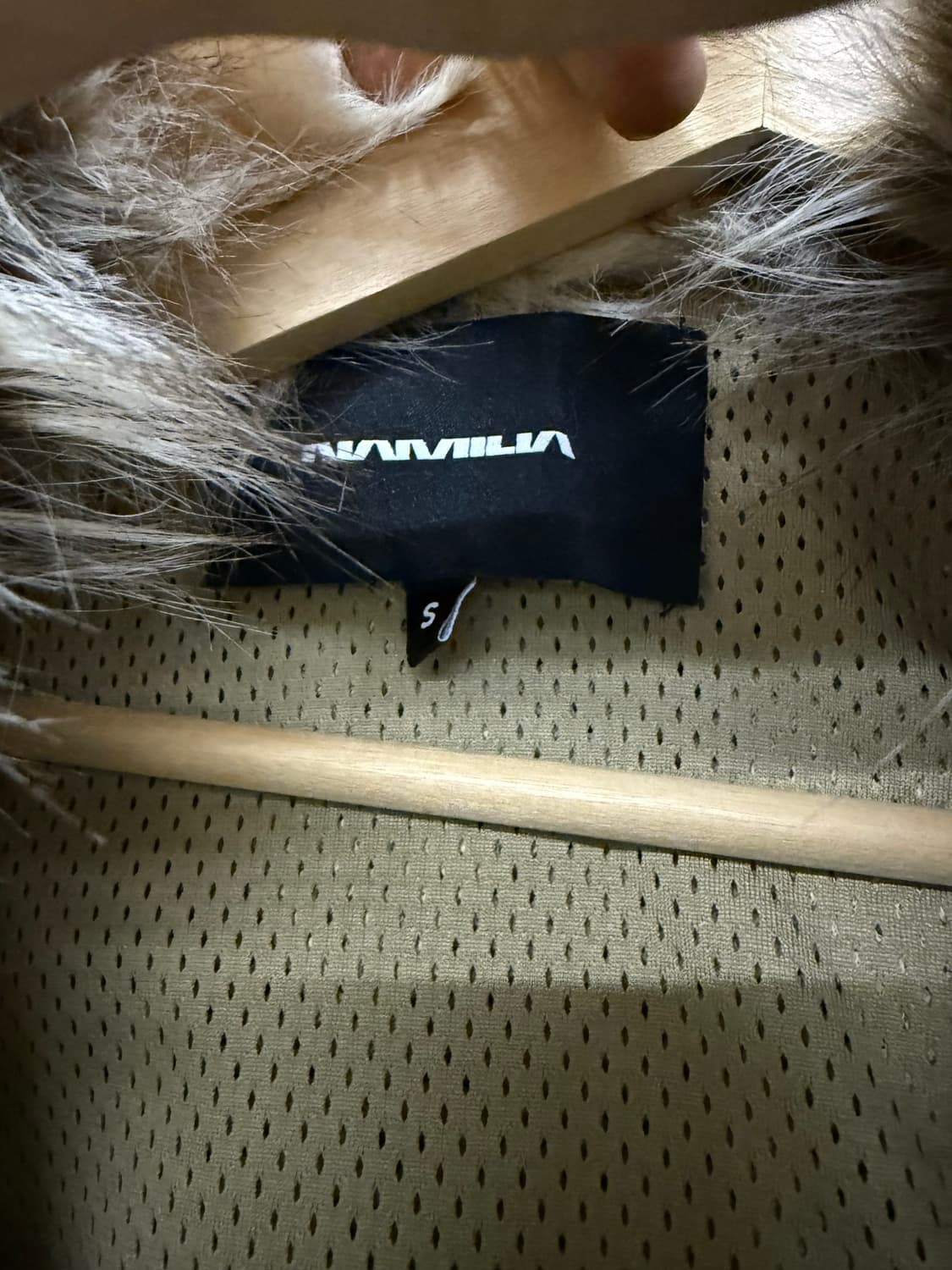 나밀리아 25FW 카티빨 퍼 볼레로 크롭 집업자켓 상품이미지5