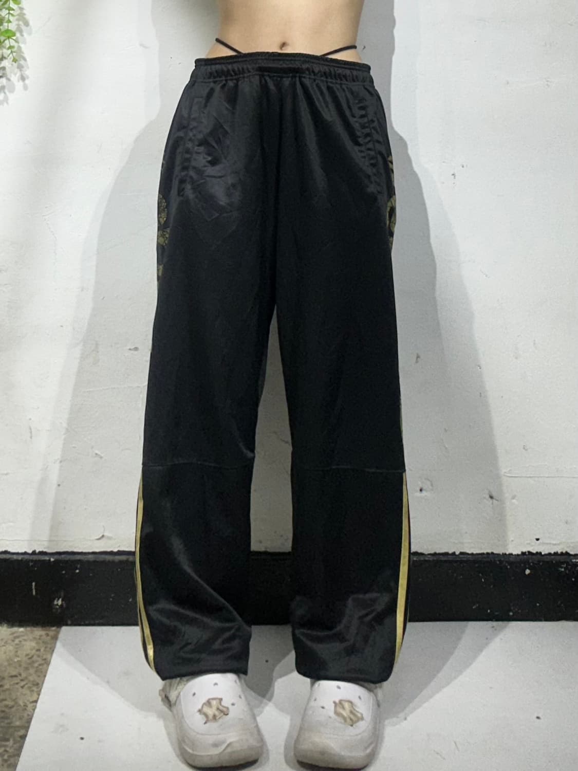 아디다스 블랙 골드 스펠아웃 삼선 와이드 팬츠 L 상품이미지2