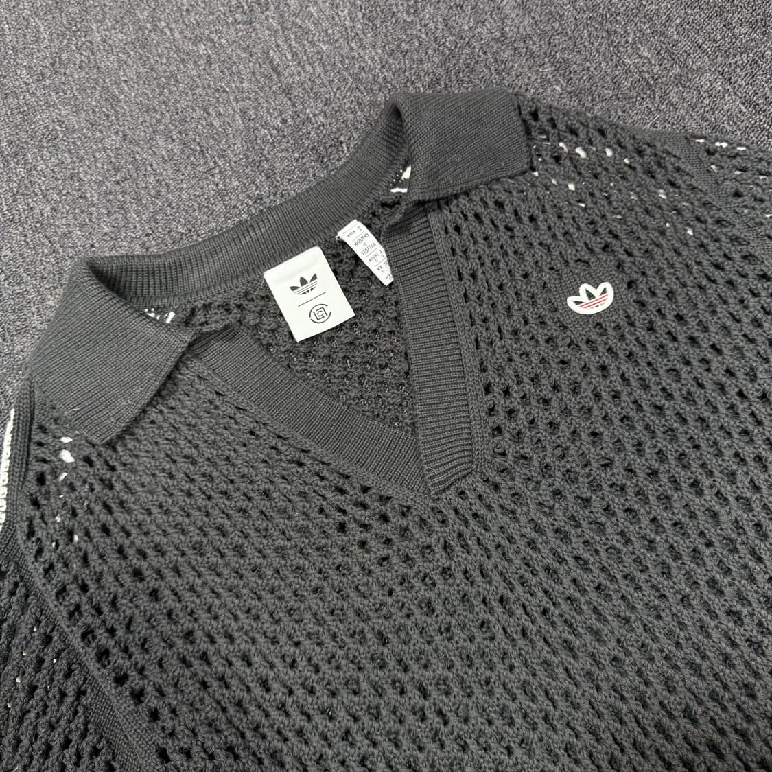 아디다스 x 클랏 크로셰 폴로 카본 니트 탑 상품이미지4