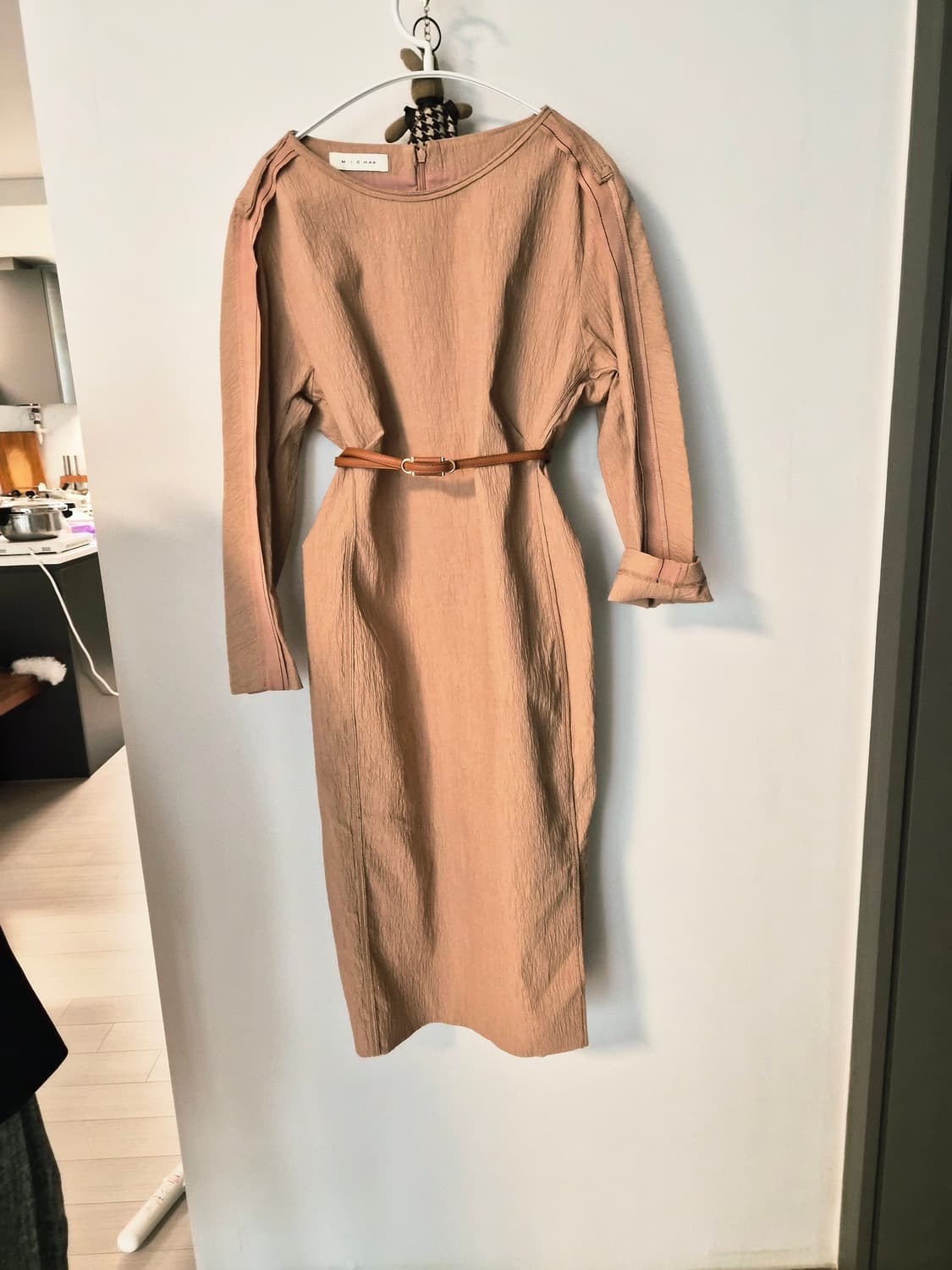 [MICHAA] 미샤 텍스처드 원피스 (베이지)하객룩, 오피스룩으로 유명 상품이미지2