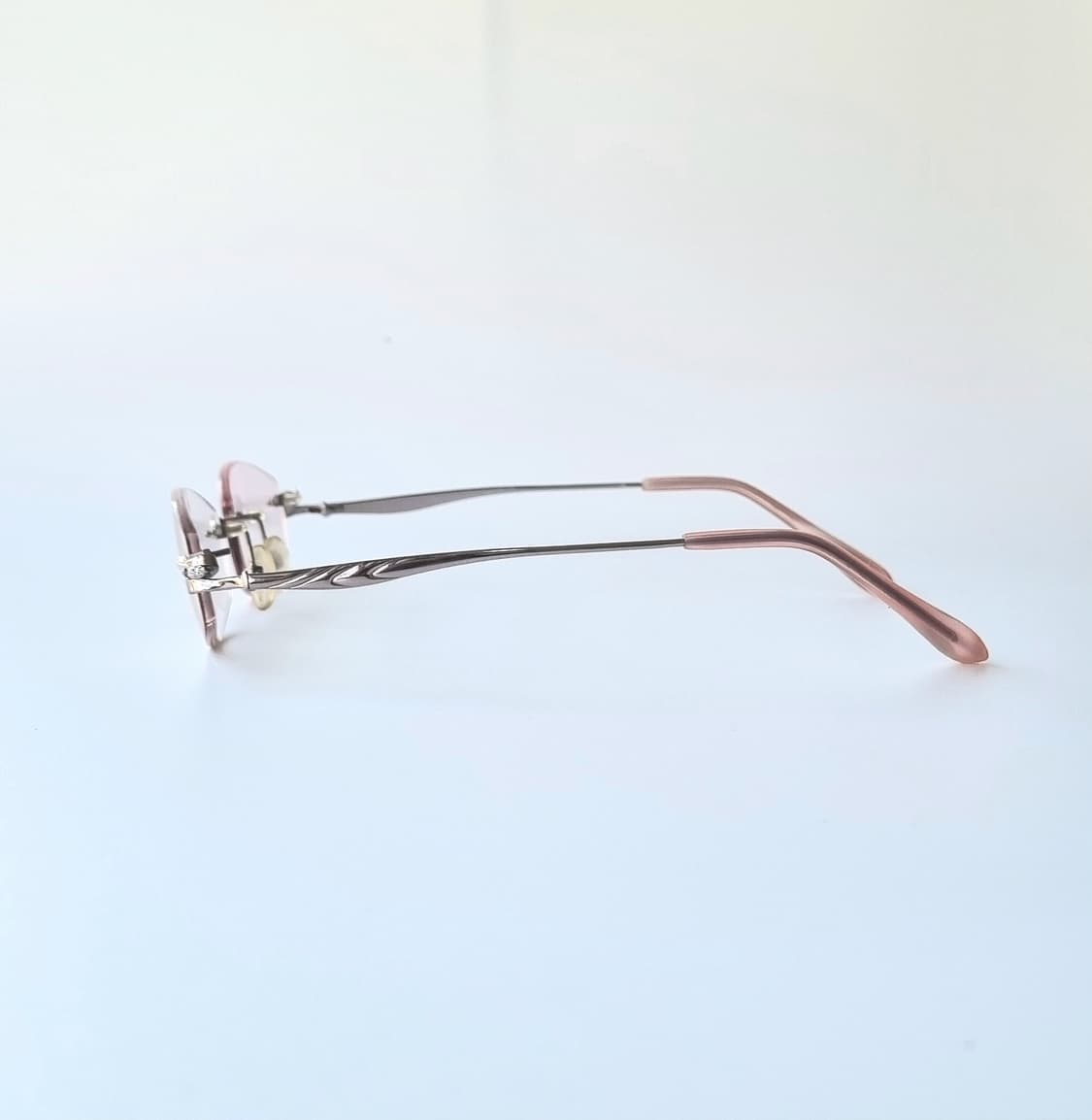 데드스탁 옆모습까지 완벽한 무테 안경테  1517 상품이미지4