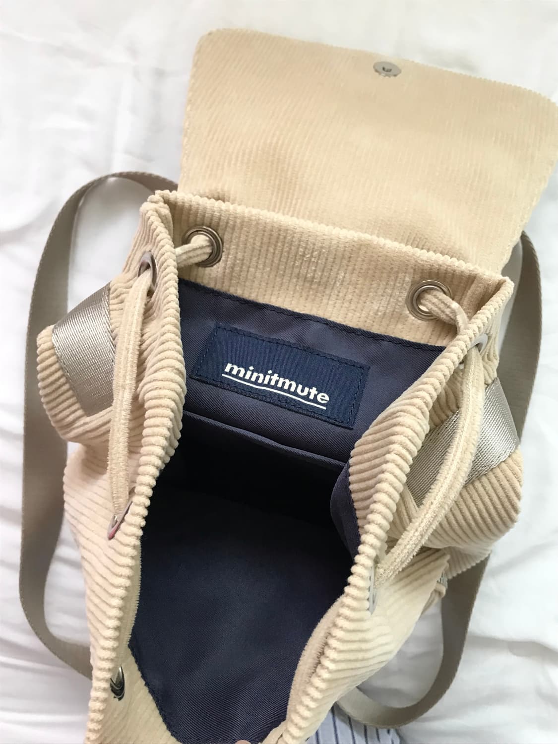 Minitmute 미닛뮤트 클로 백팩 코듀로이 라떼 상품이미지4