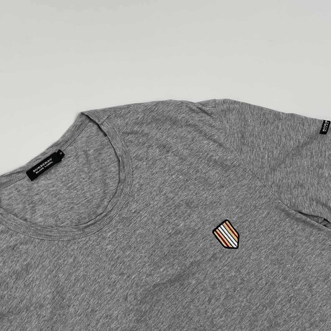 버버리 블랙라벨 백로고 반팔티 상품이미지3