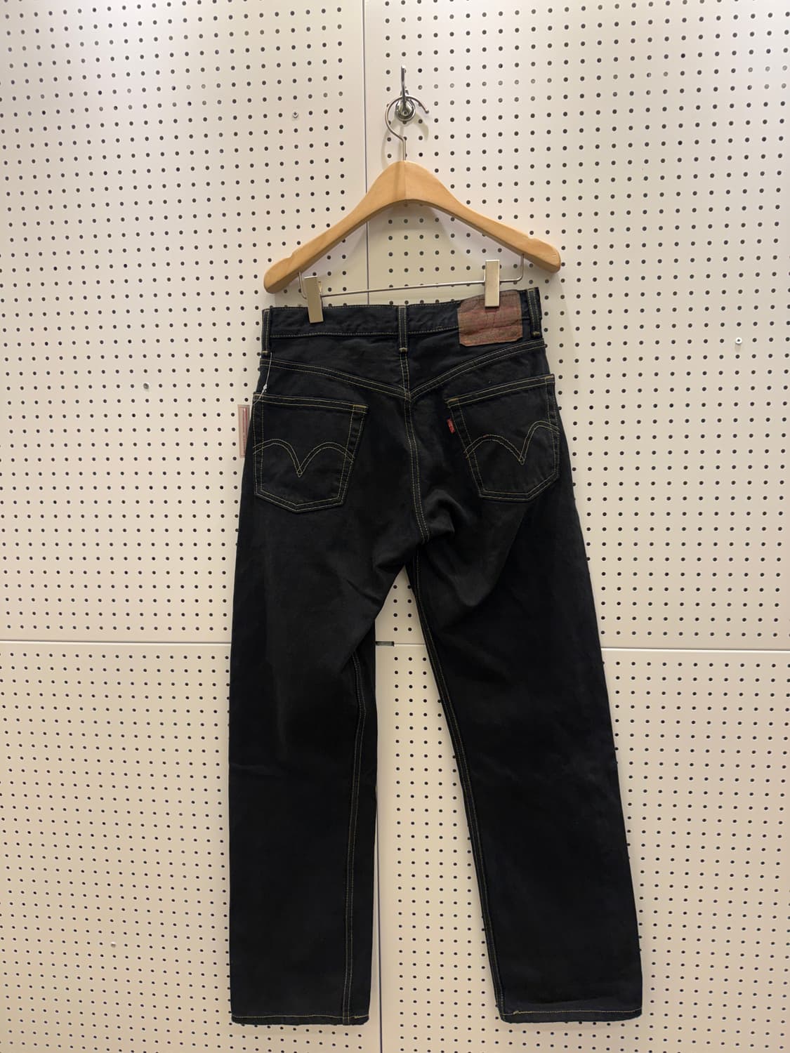 리바이스 블랙 스트레이트 데님 팬츠 U498 상품이미지4