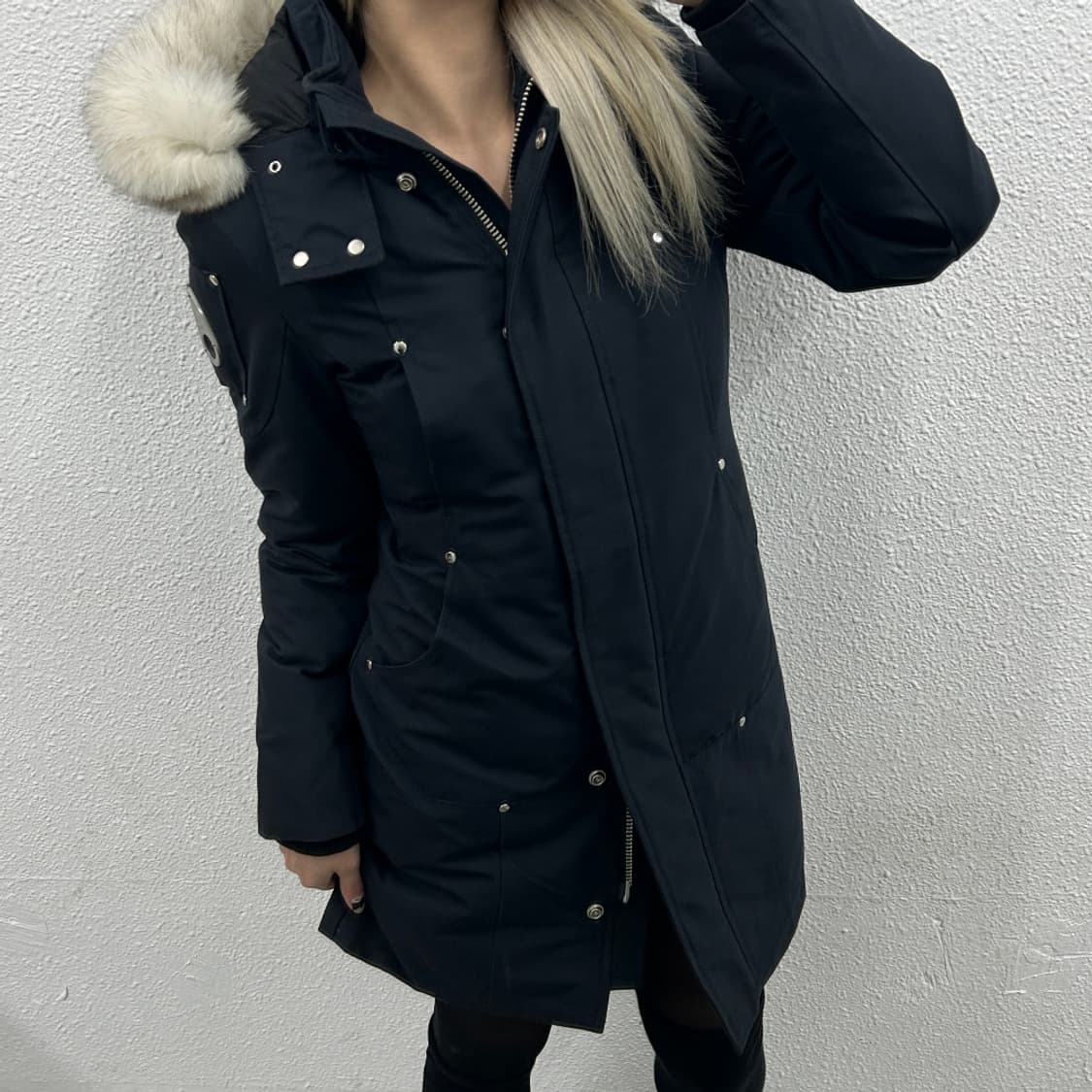 무스너클 울프죠 블랙 후드 스털링 롱패딩 상품이미지1