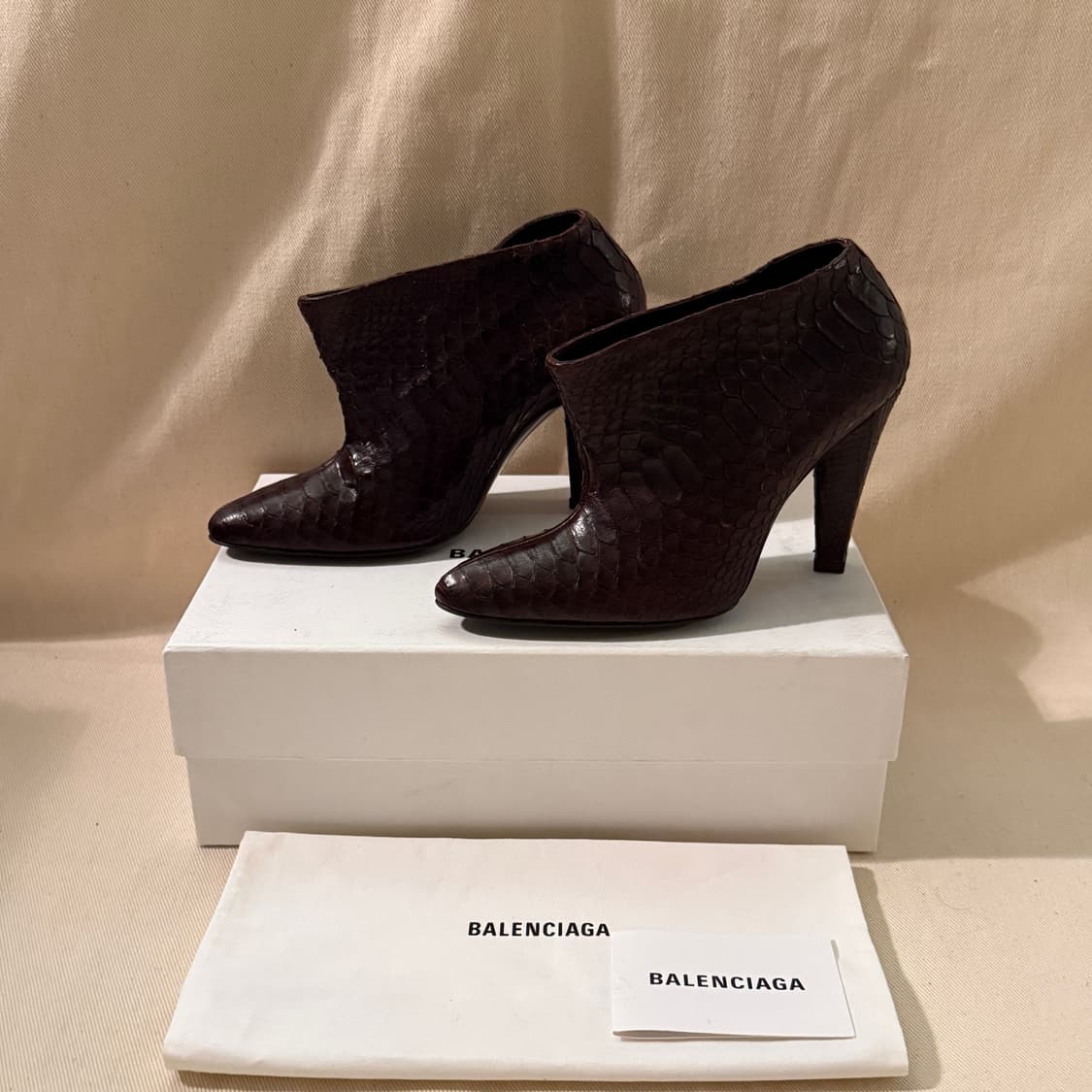 발렌시아가 파이톤 레더 포인티드 힐 앵클부츠 상품이미지1