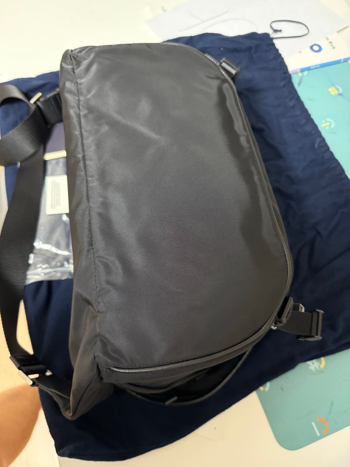 프라다 바이커백 라지 판매 상품이미지6