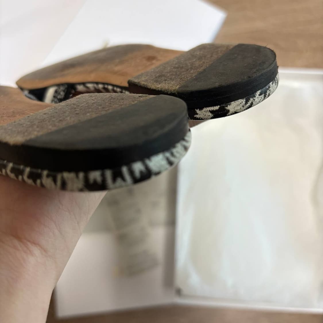 [35] 디올 디웨이 하운드투스 뮬 슬리퍼 상품이미지3