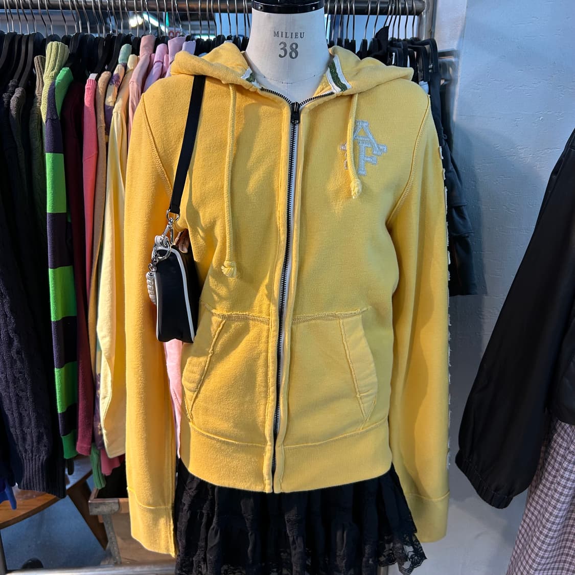 Abecrombie Yellow Zip-Up Hoodie 상품이미지2
