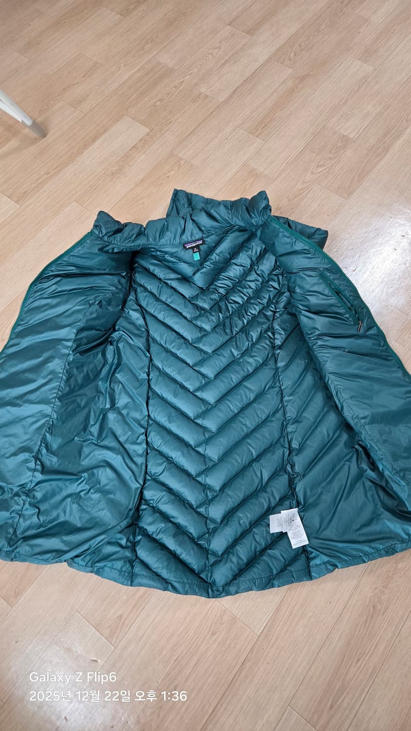 파타고니아 경량패딩 여성XL 상품이미지3