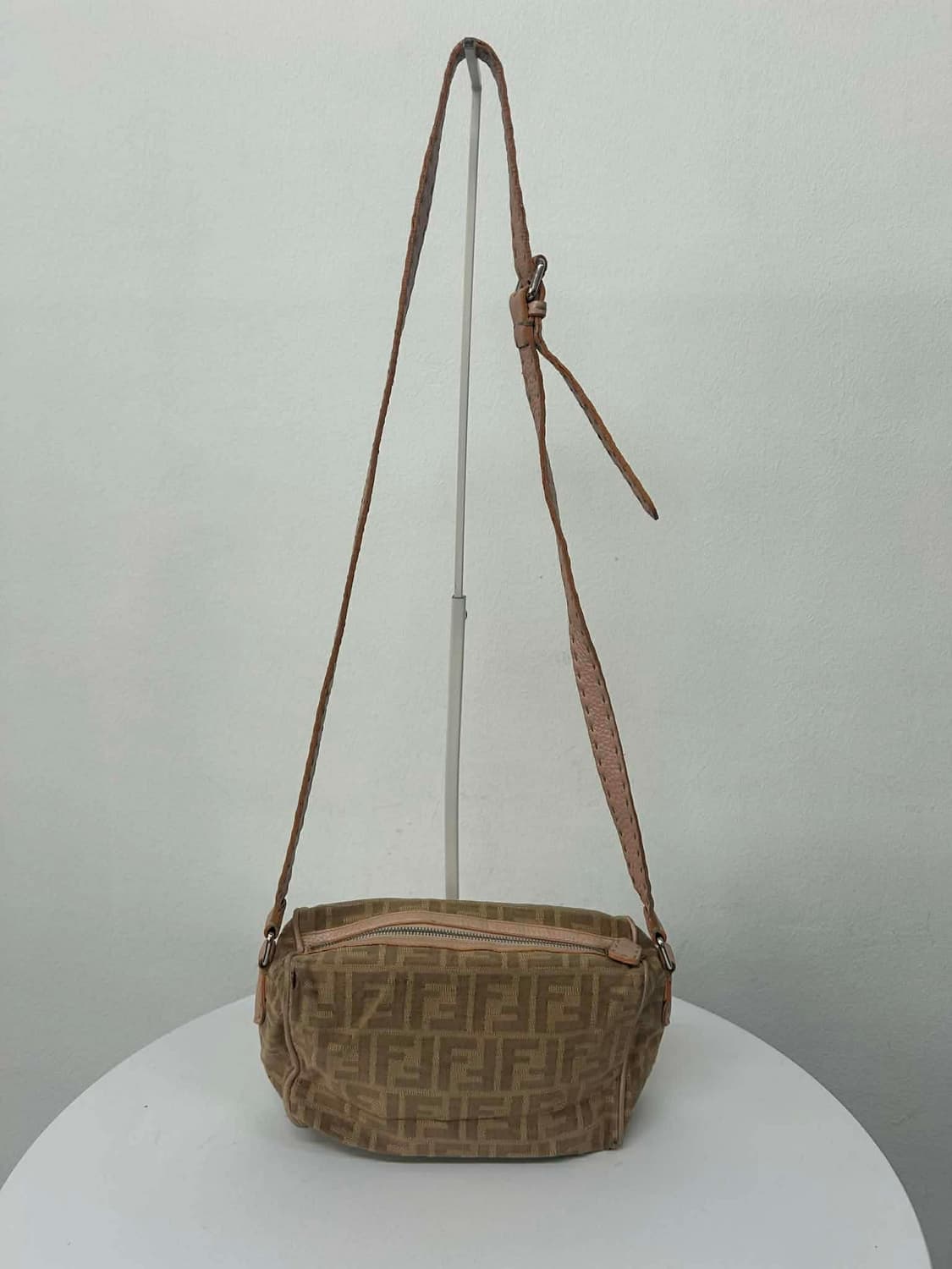 펜디 FF주카 캔버스 미니 크로스 숄더백 상품이미지4