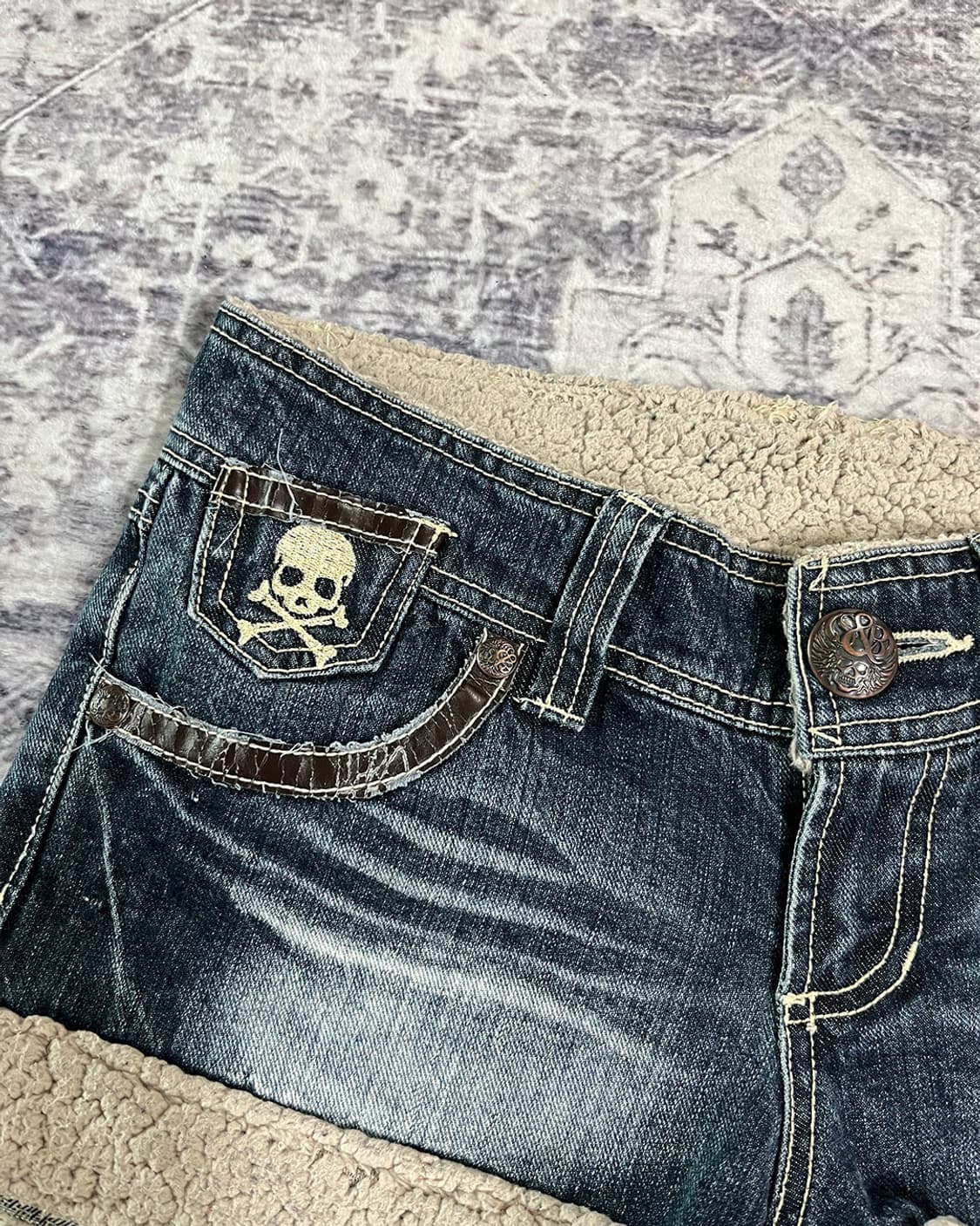Skybomber Skull Sherpa Trim Denim Shorts 상품이미지3