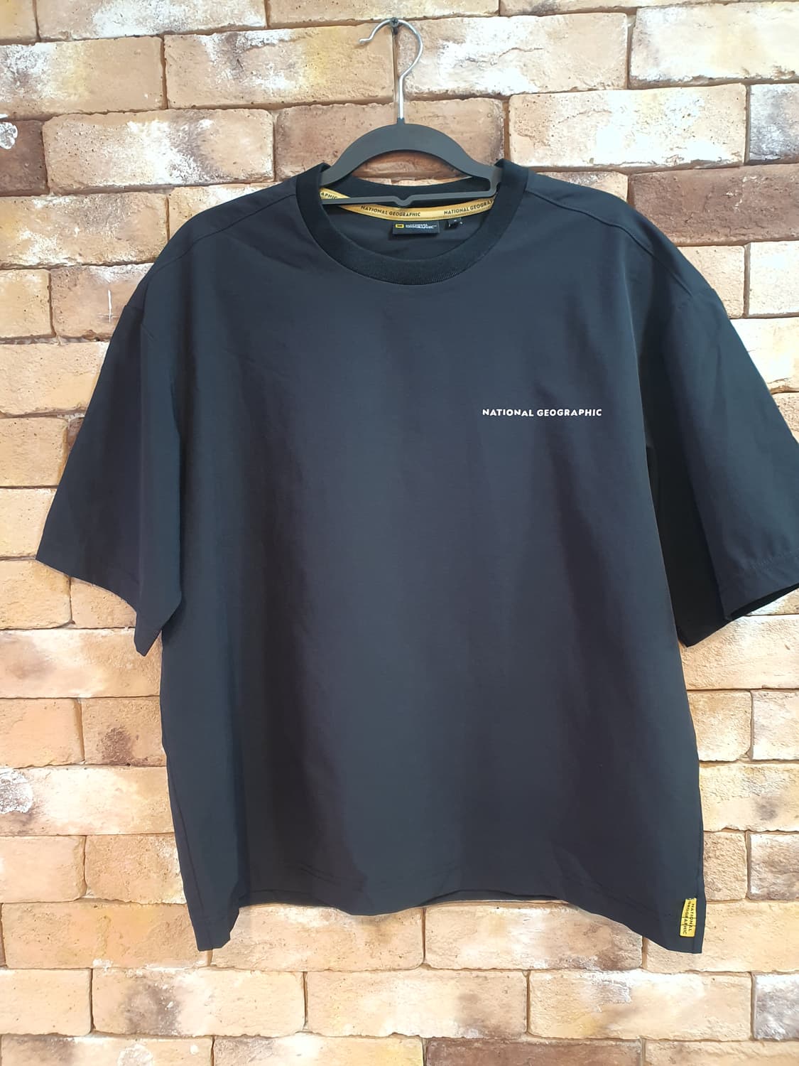 내셔널지오그래픽 블랙 반팔티 S 상품이미지1