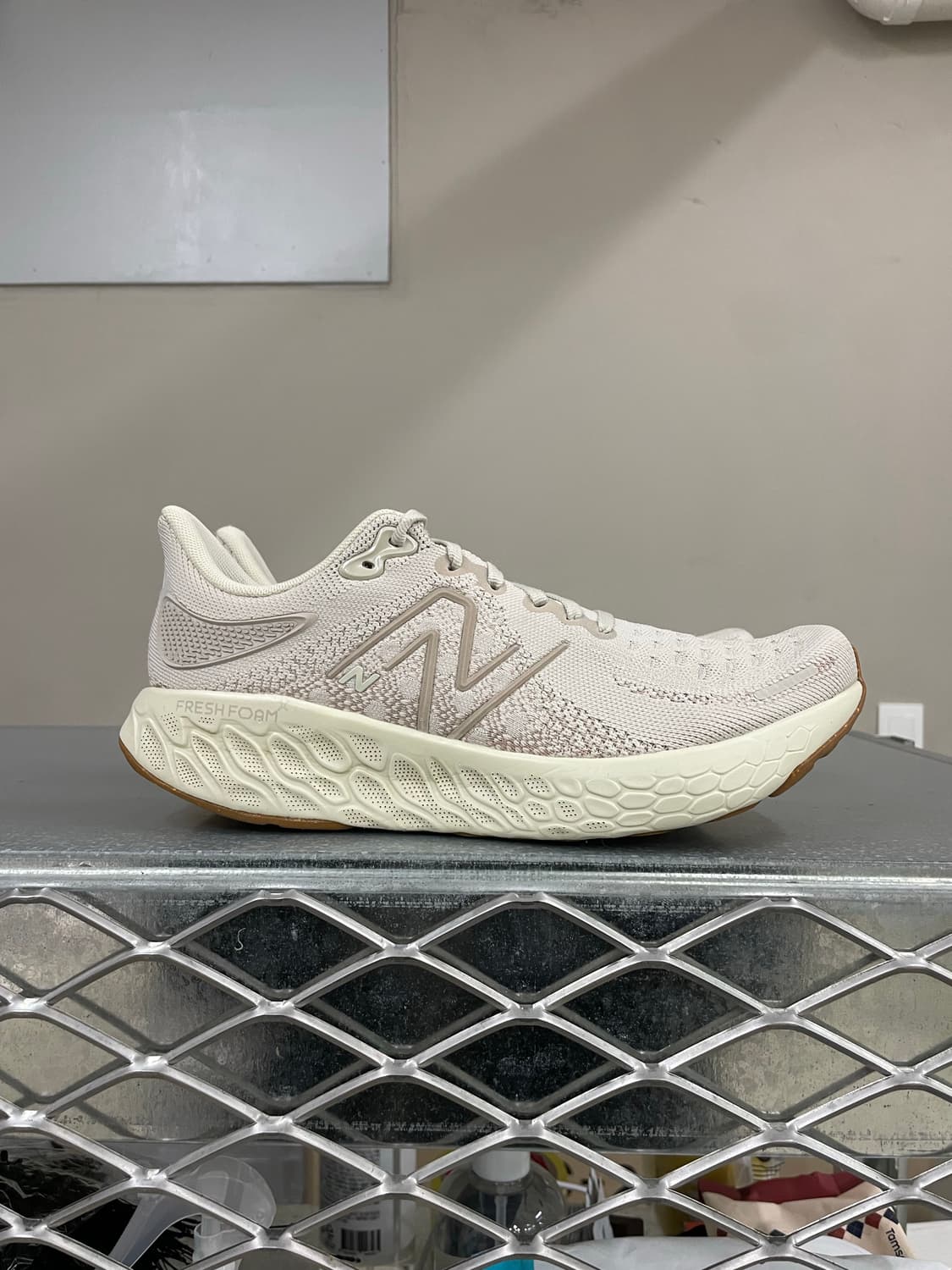 뉴발란스 프레쉬 폼 베이지 265 상품이미지4