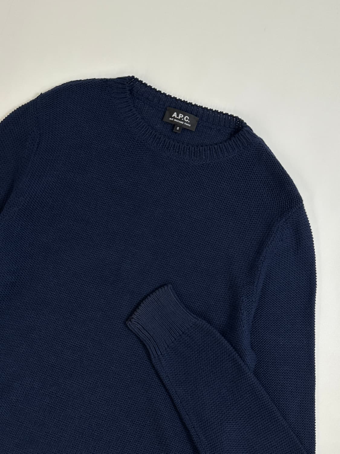 아페쎄 A.P.C. 슬림루즈핏 미니멀 네트 니트 S 네이비  상품이미지1