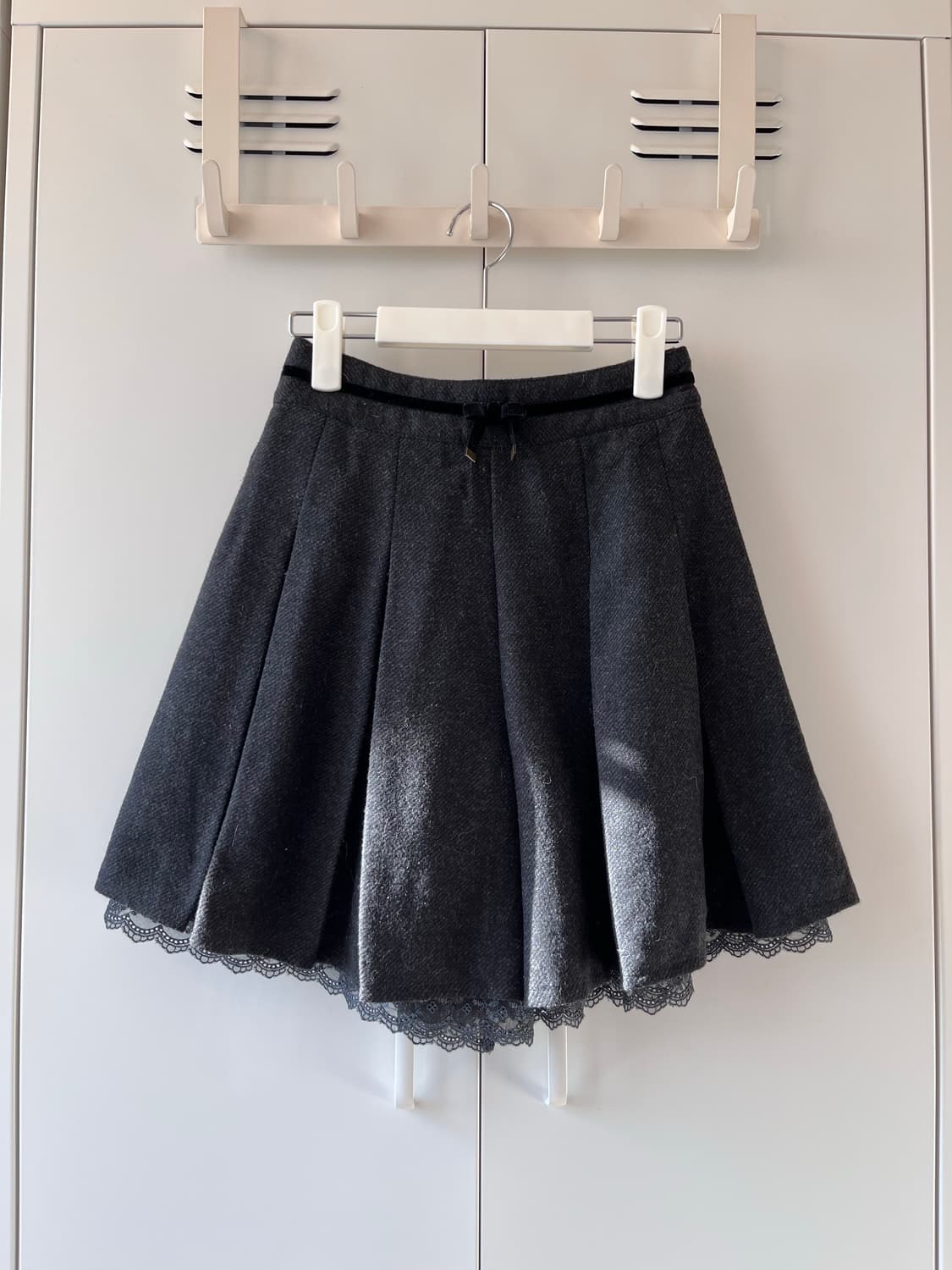 Axes Femme 레이스 울 리본 플리츠 반바지 상품이미지1