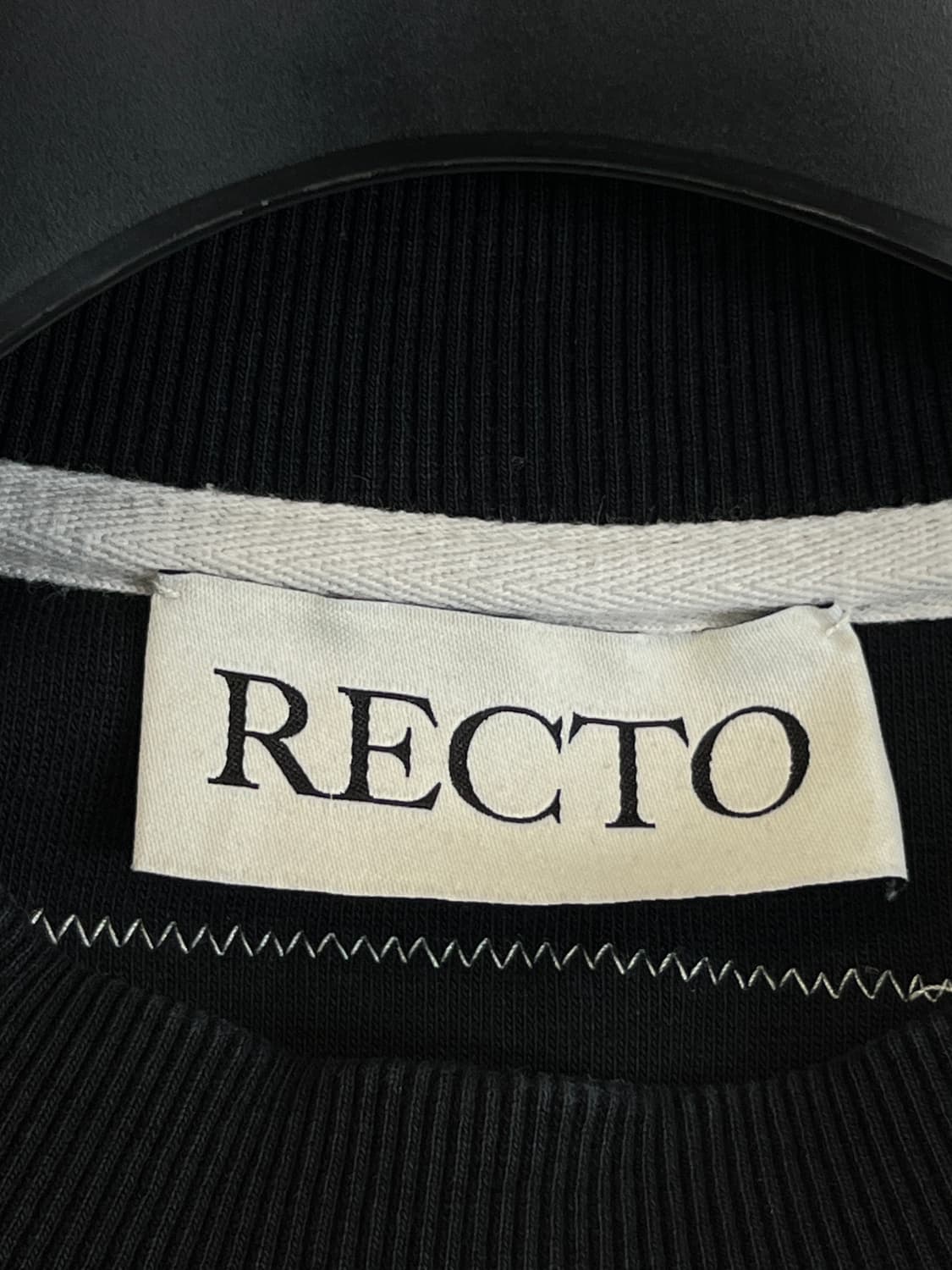 렉토 RC 로고패치 블랙 맨투맨 상품이미지4