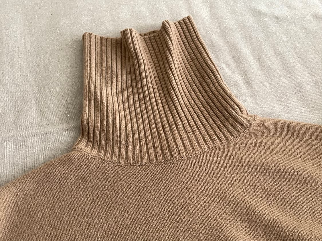 아페쎄 터틀넥 카멜 남성 S 23FW / 미사용품 상품이미지4