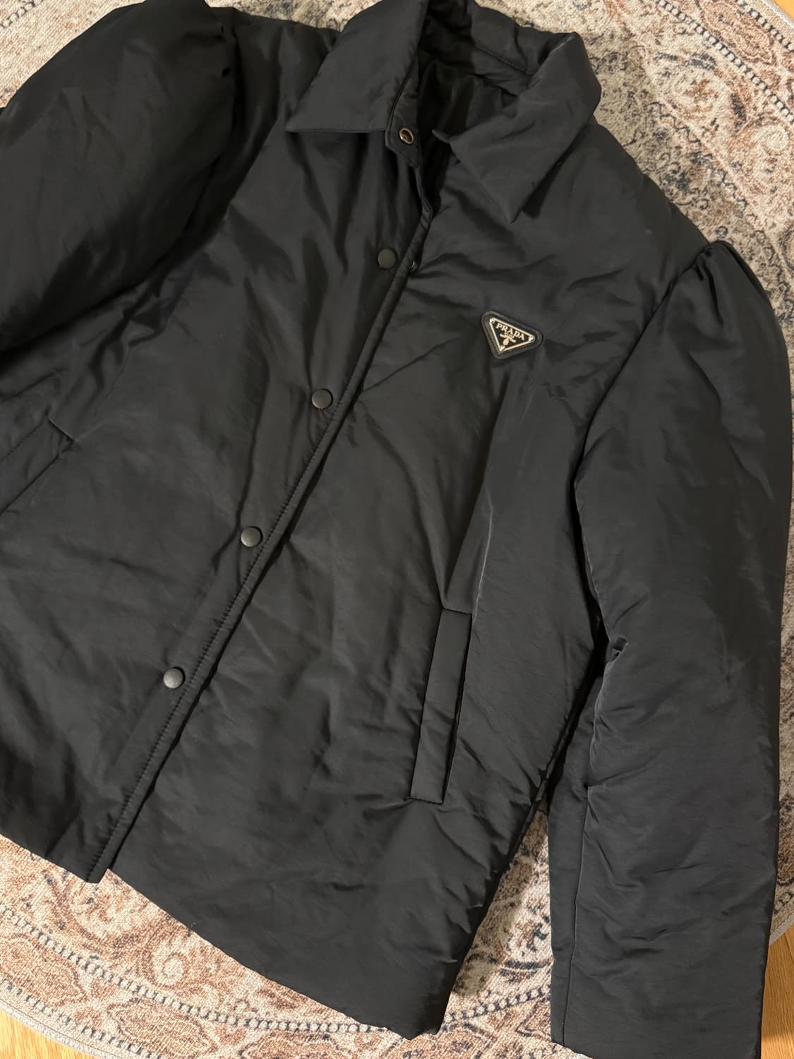 빈티지 프라다 숄더볼륨 퍼프자켓 상품이미지3