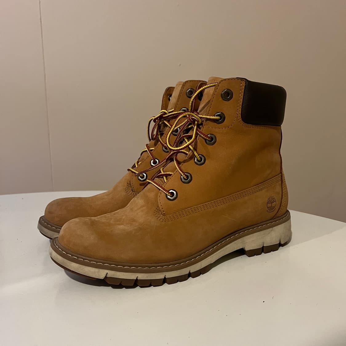 팀버랜드 루시아 레이스업 스웨이드 부츠 상품이미지1