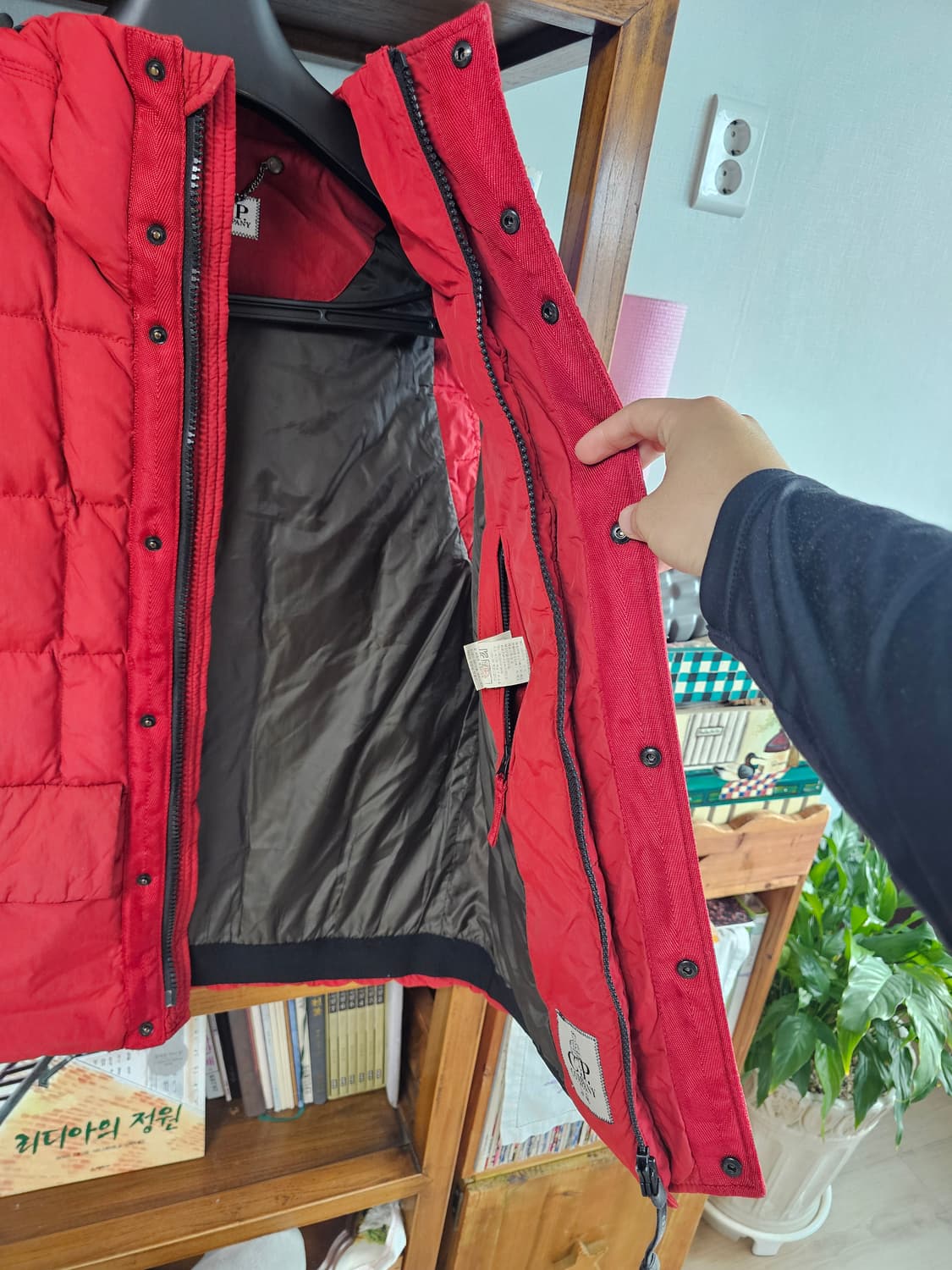 CP컴퍼니 패딩 조끼 100싸이즈 멋있는 부담없는 레드컬러  씨피 상품이미지4