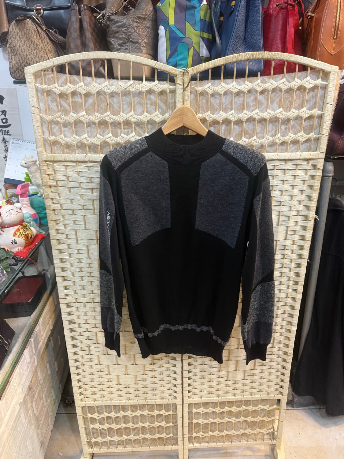 95-100 정품 루이비통 2054패치워크 모크 니트 팝니다 상품이미지1