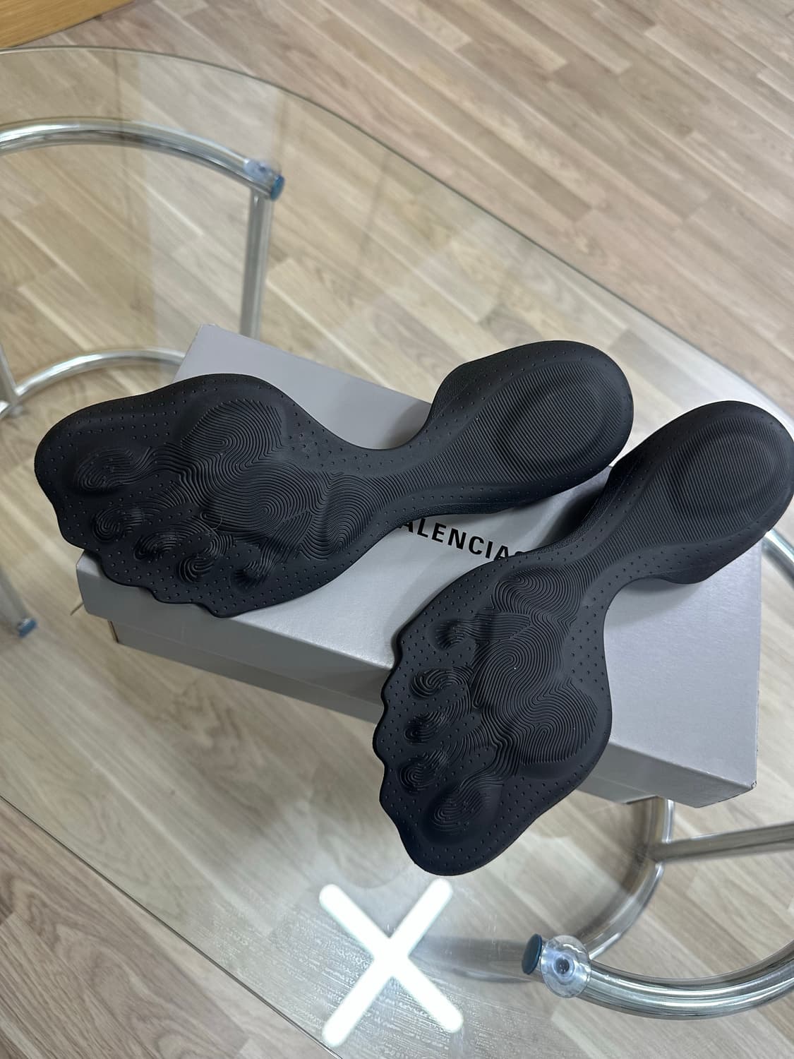 (새상품)발렌시아가 제로 슈즈 판매합니다 270 상품이미지3