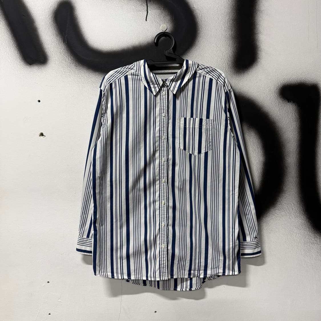 타미힐피거 오버핏 스트라이프 원 포켓 긴팔 셔츠 상품이미지1