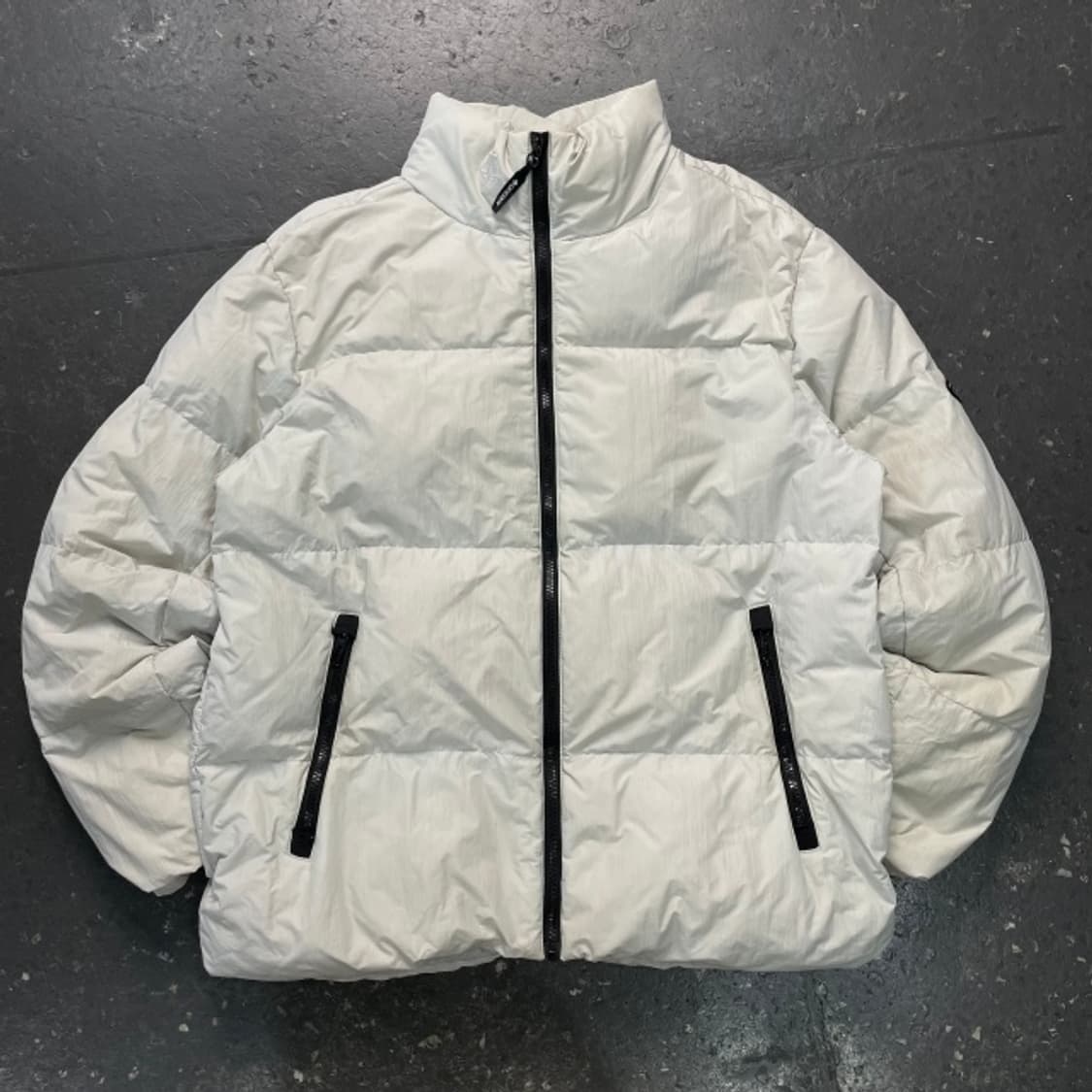 100 데상트 패딩 상품이미지1