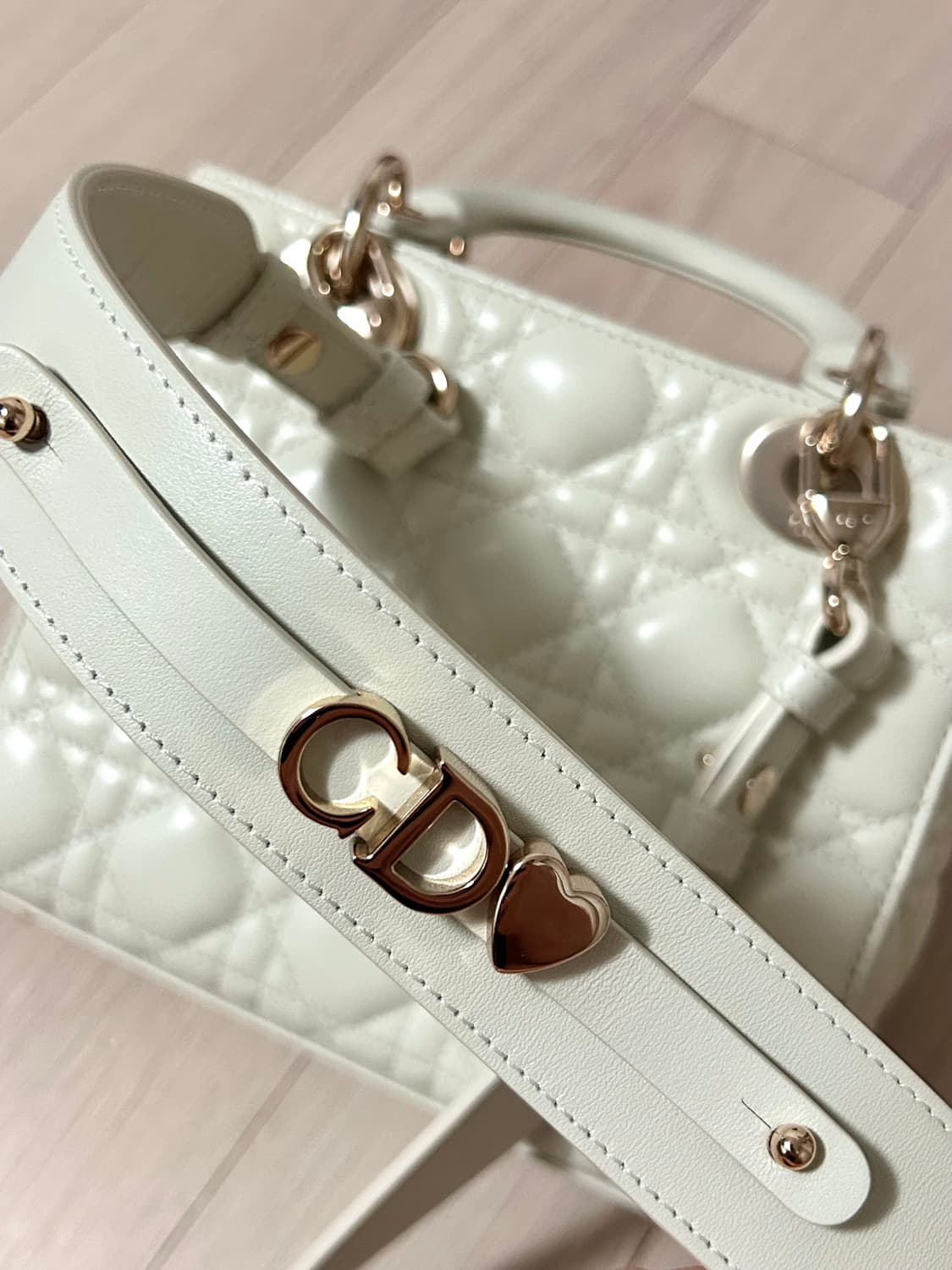 디올 레이디백 화이트 스몰 레플리카 상품이미지5