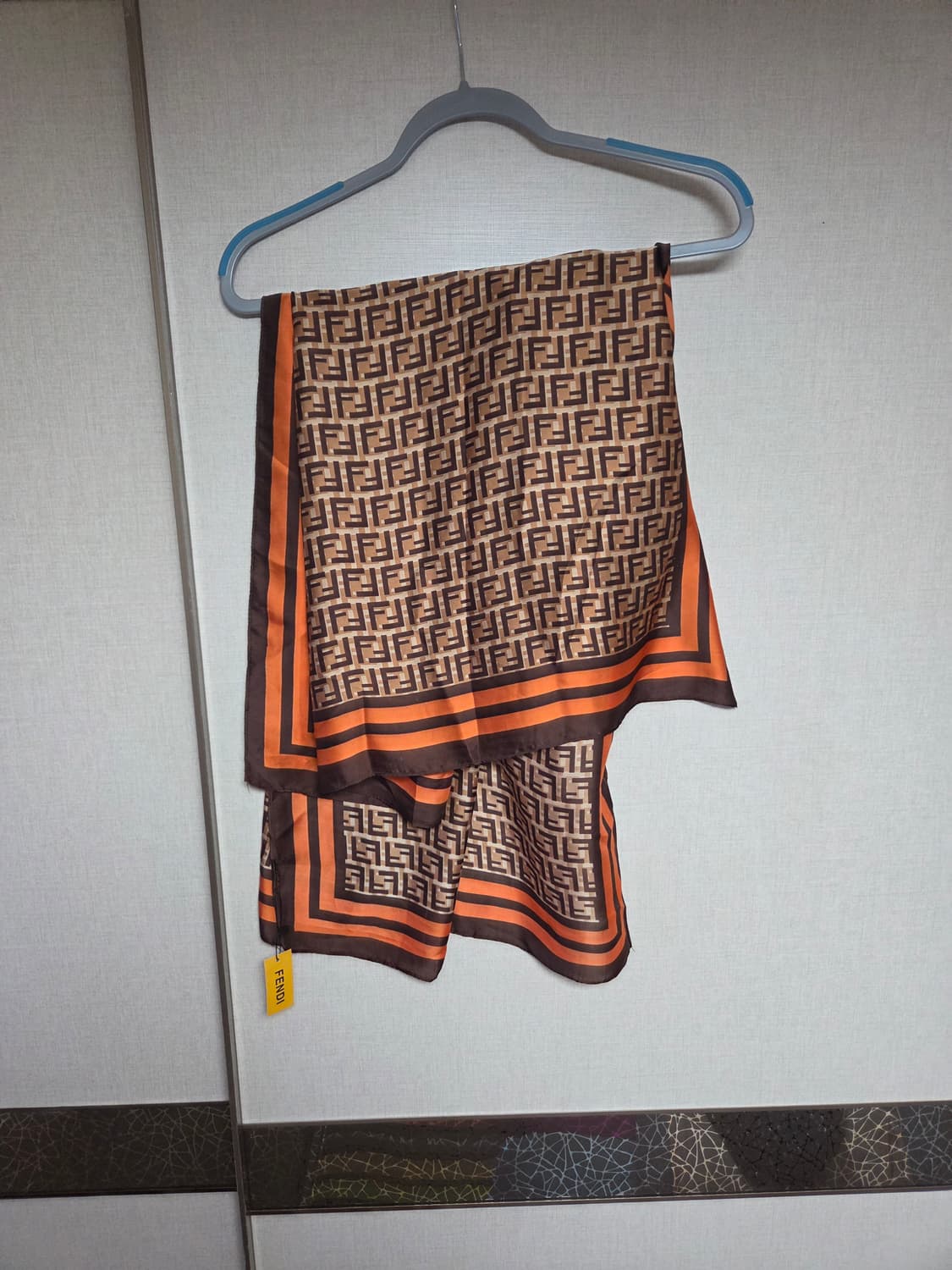 펜디 FF 로고 실크 머플러100% 상품이미지2