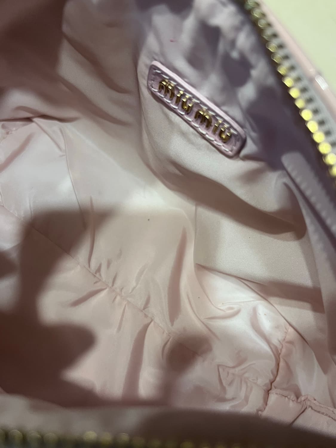 미우미우 마테라쎄 핑크 숄더 백 상품이미지6