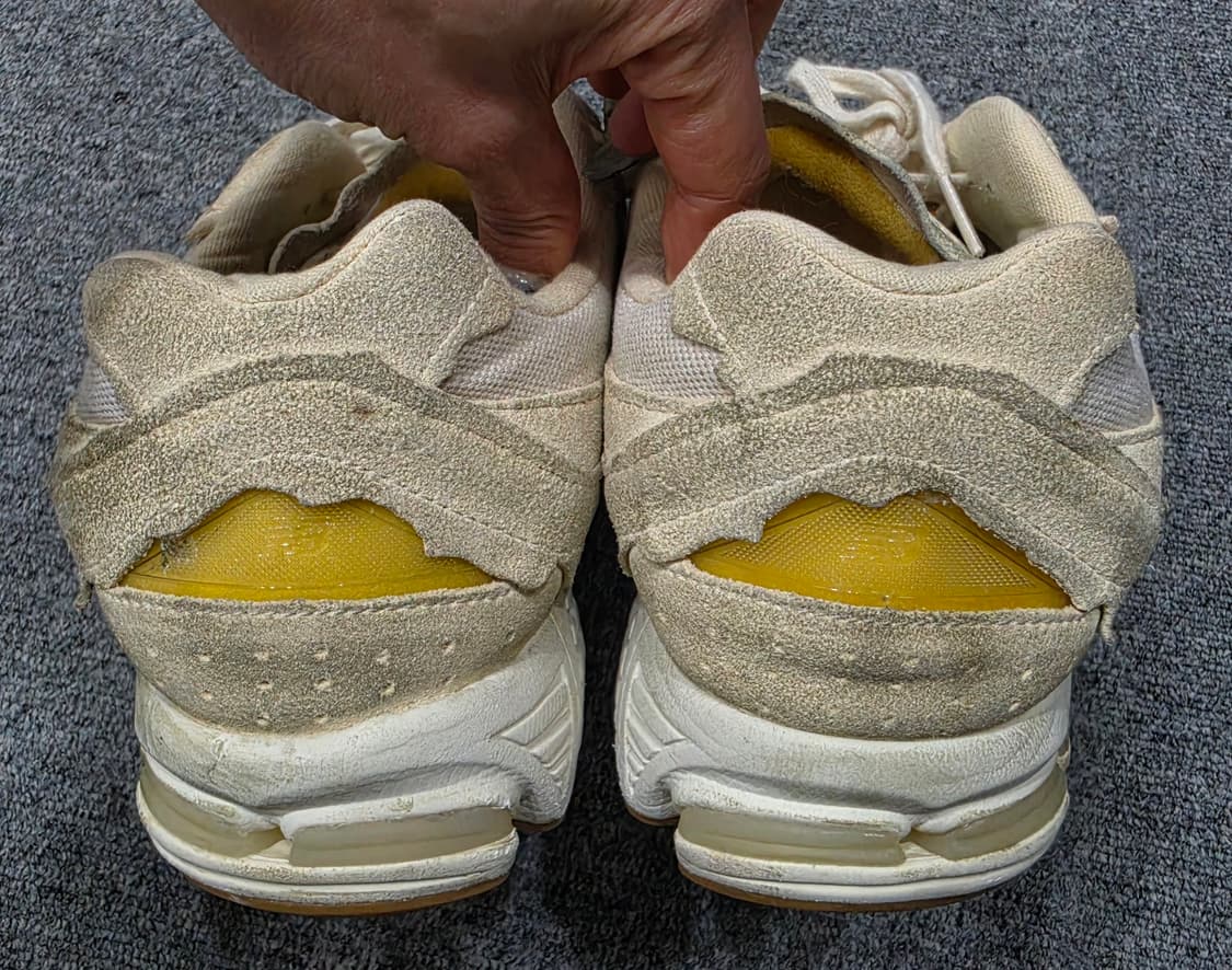 뉴발란스 2002R  프로텍션 팩 디스트레스드 빈티지 운동화 280 상품이미지7