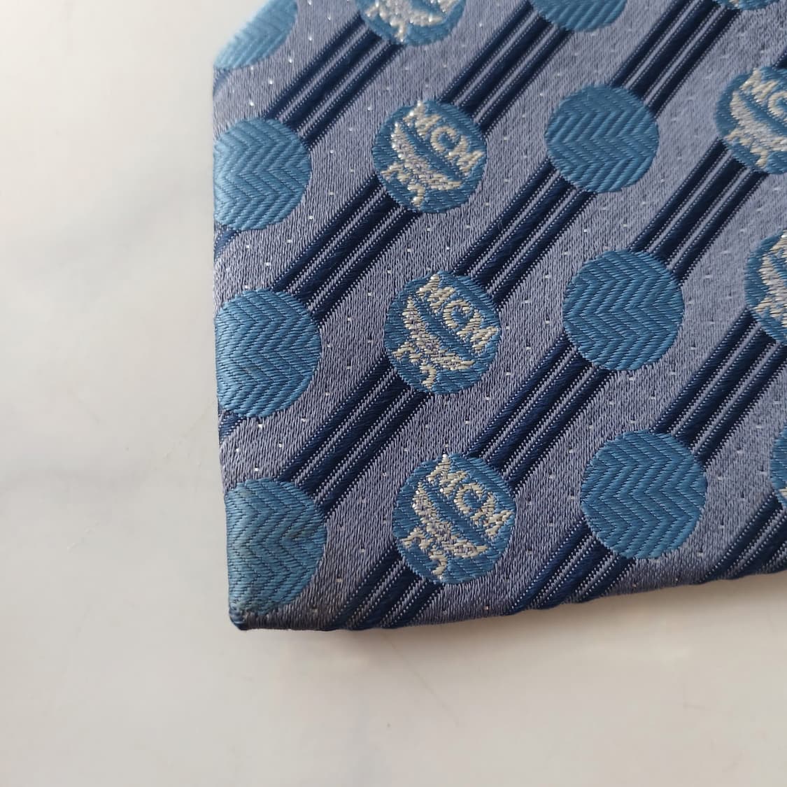 MCM 실크 블루 올오버 로고 넥타이 8.7cm A등급 A19436
 상품이미지7