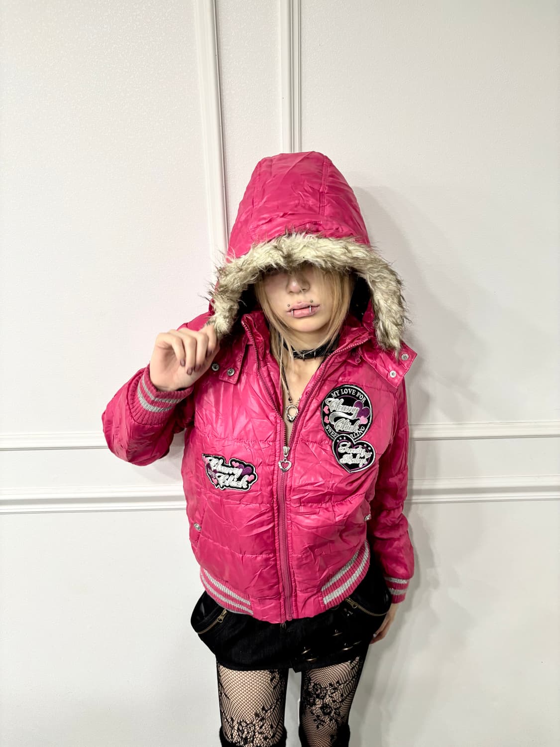 GAL Patch Detail Pink Fur Padding 상품이미지1