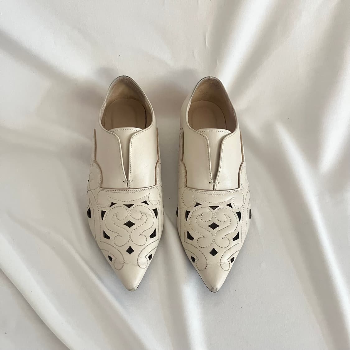 Ivory leather carving ৎ୭ flats 상품이미지3