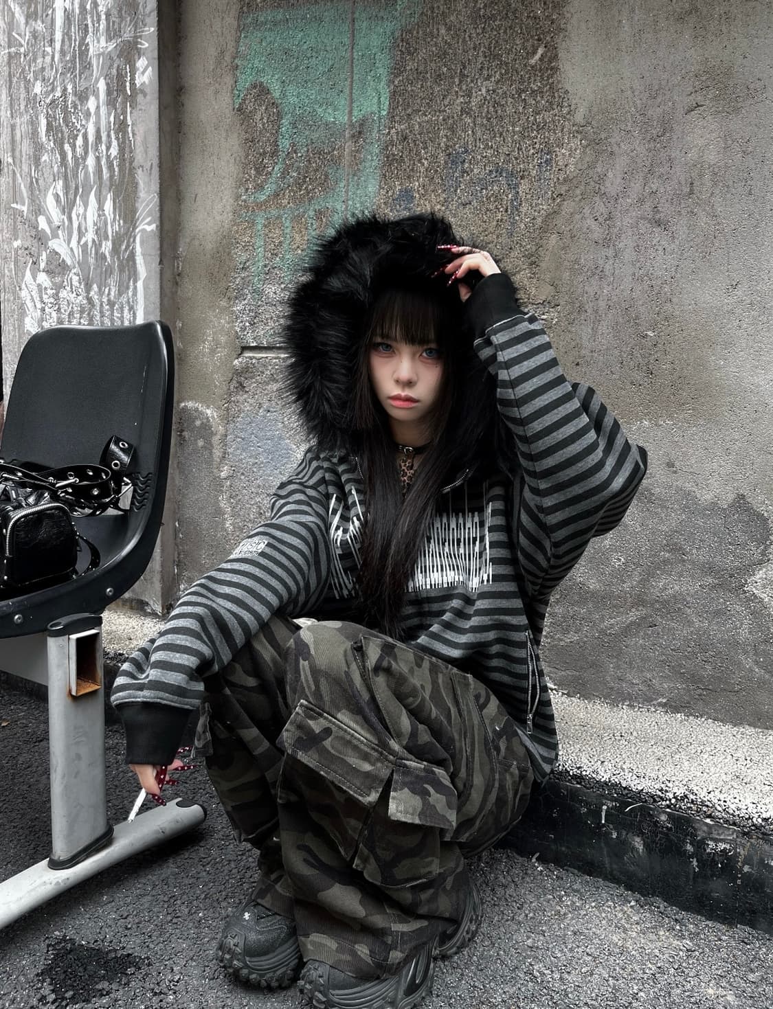 Fluffy Collar Stripe Zip Hoodie 상품이미지1