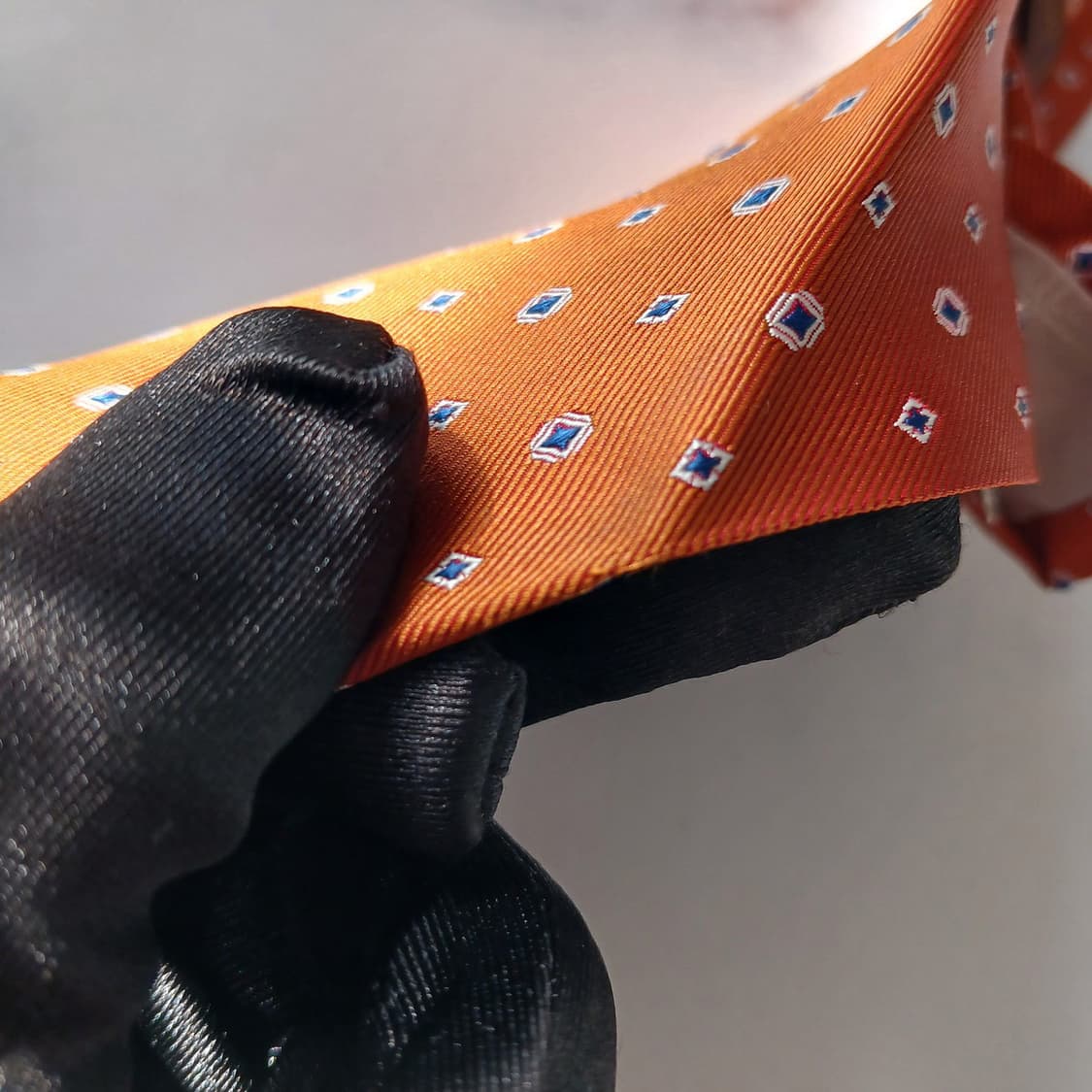 폴스튜어트 실크 오렌지 도트 패턴 넥타이 8.6cm A등급 E804
 상품이미지9