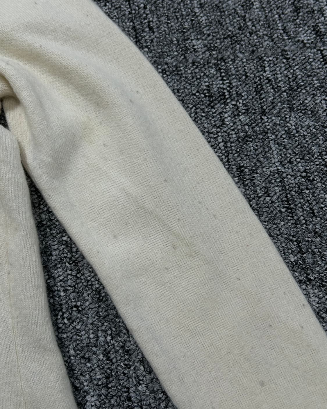 폴로 스포츠 메리노울 아이보리 브이넥 니트  상품이미지6