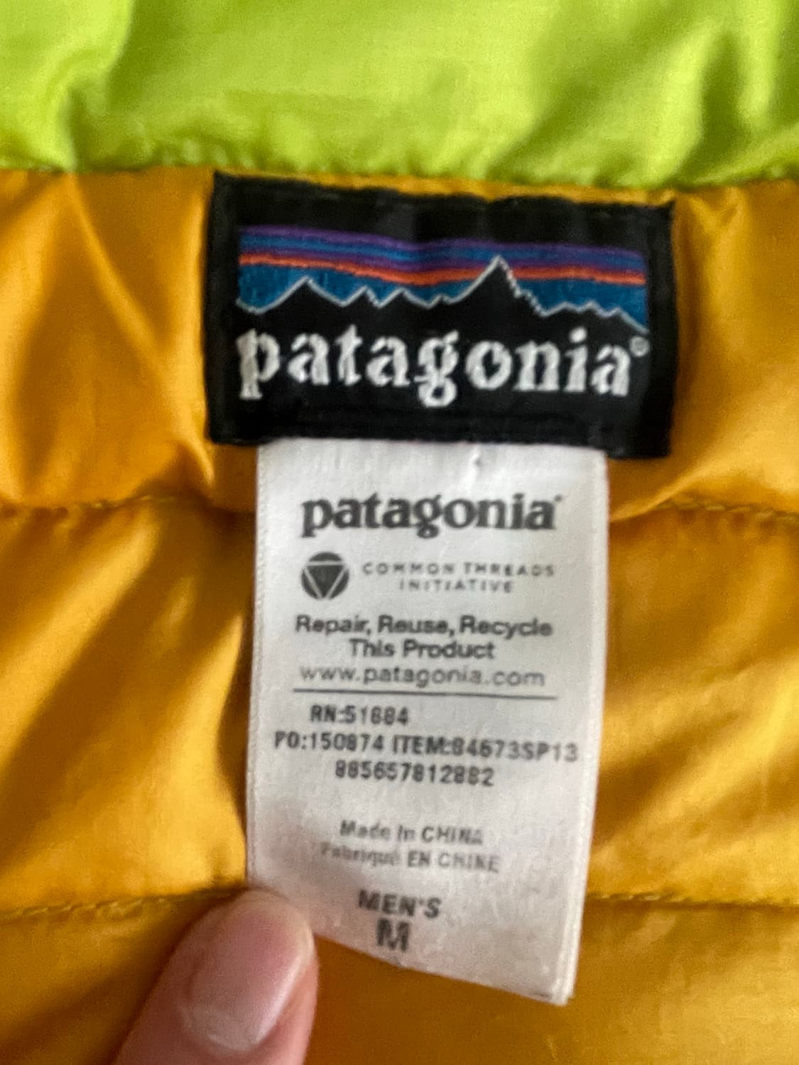 [M] 파타고니아 빈티지 패커블 다운 스웨터 형광 상품이미지5