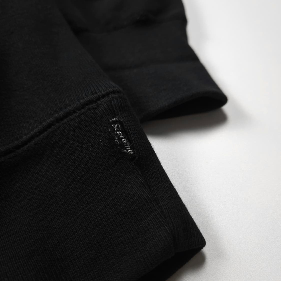 슈프림 엠보더리 빅로고 블랙 스웻 후드 티셔츠 (M) 상품이미지5
