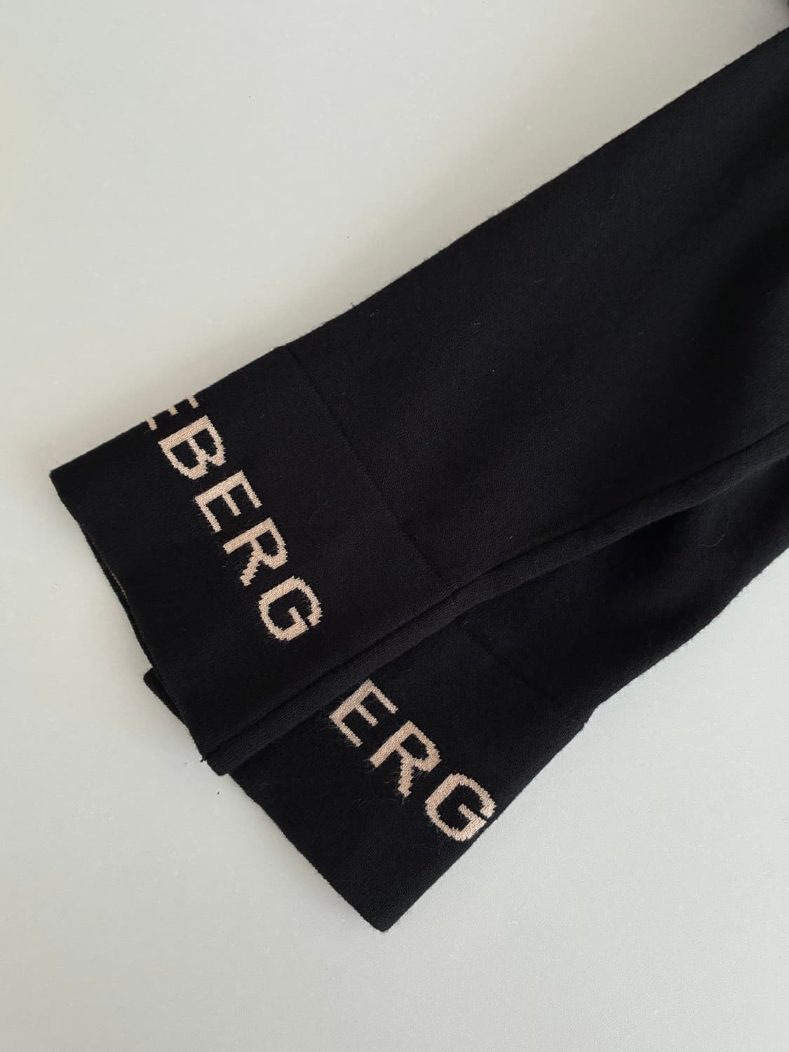 S) 제이린드버그 여성 브이넥 니트 블랙 상품이미지5