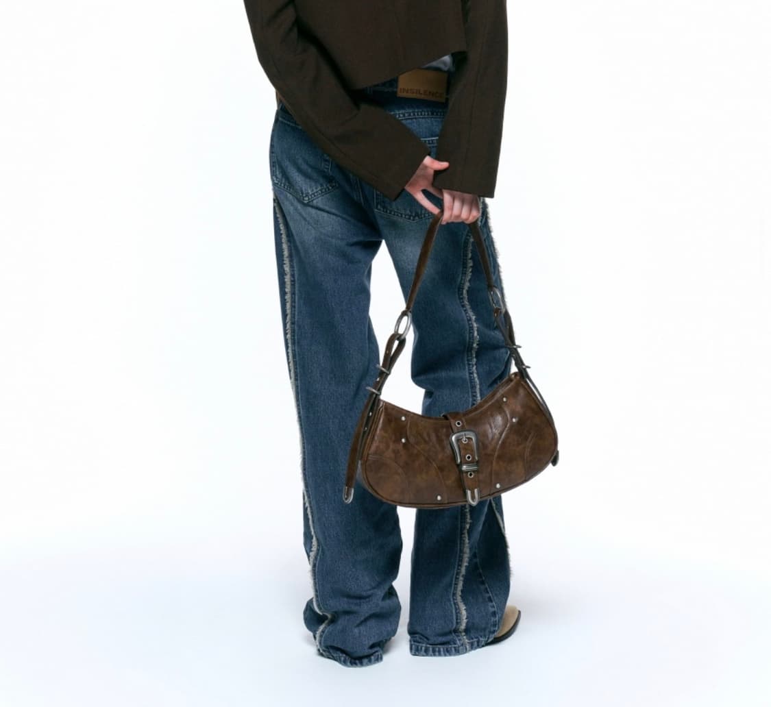 인사일런스 우먼 비건레더 버클 숄더백 상품이미지3