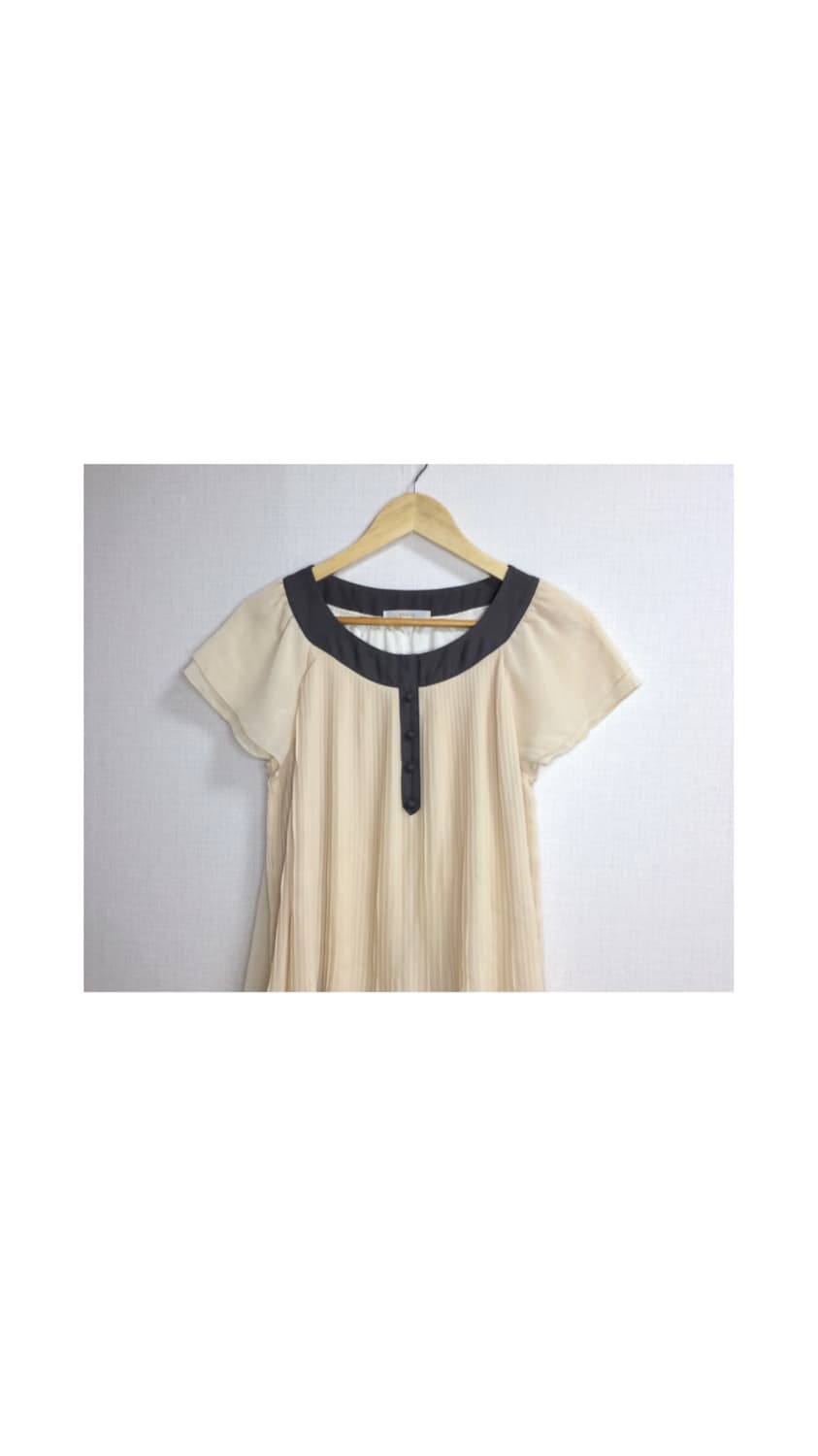 빈티지 베이지 배색 플리츠 반팔 블라우스 상품이미지3