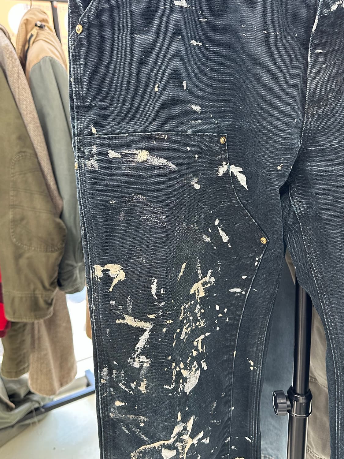 칼하트 더블니 페인팅 블랙 36사이즈 판매 상품이미지2