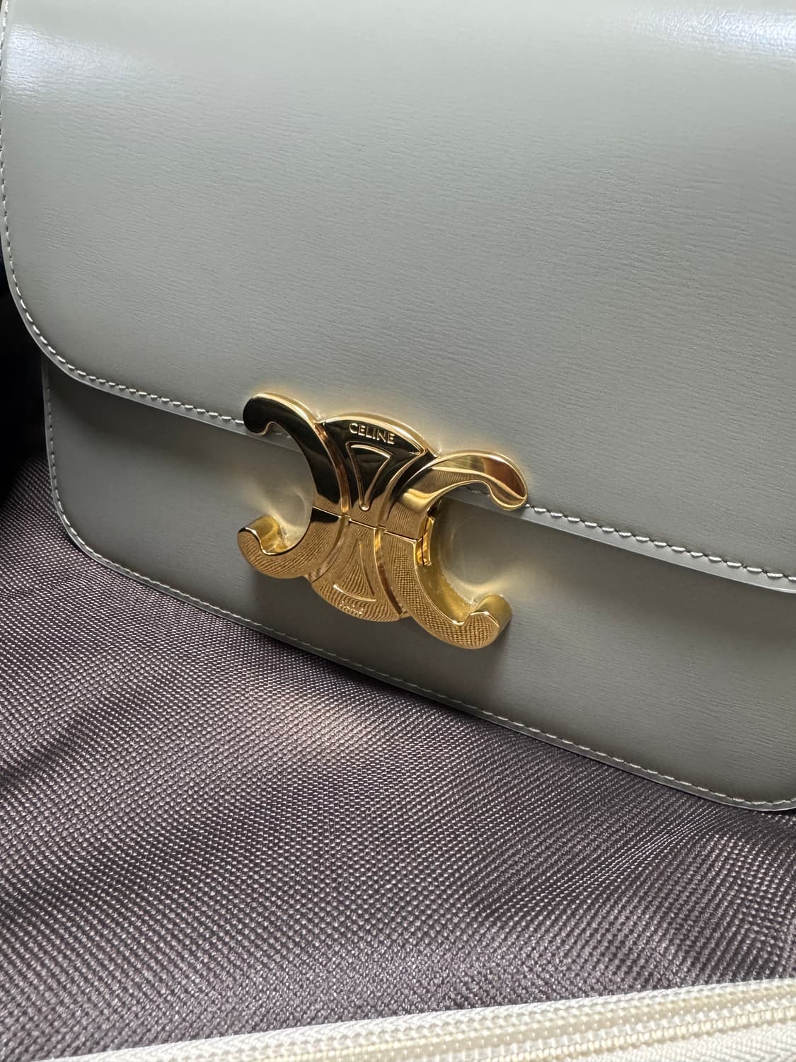 셀린느 틴 트리옹프 그린 클레이 상품이미지2