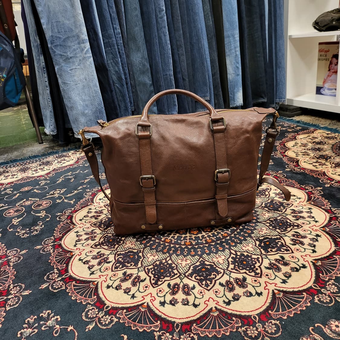 몽삭 레더 크로스백 상품이미지2