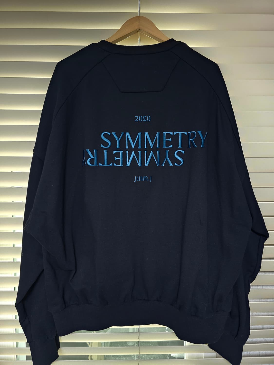 준지 juun.j Symmetry 맨투맨 블랙 L 상품이미지1